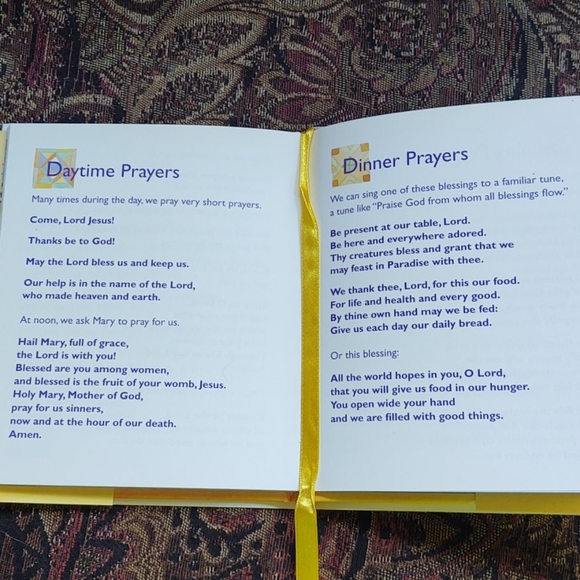 ♥️ 1st Communion Books - Picture 6 of 8